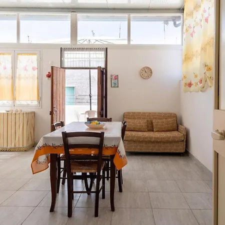 Prázdninový dům Monolocale Con Terrazzo *