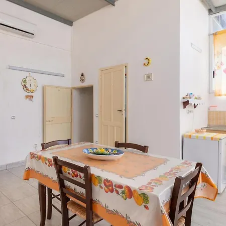 Monolocale Con Terrazzo